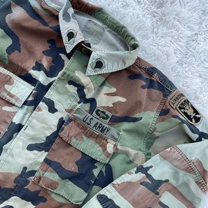 VINTAGE US ARMY JACKET CAMO AIRBORNE PATCH SMALL
